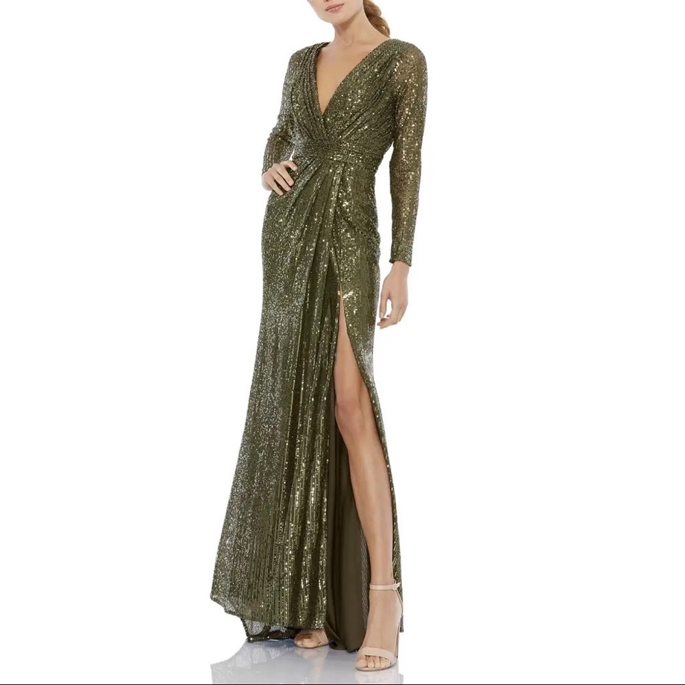 IEENA FOR MAC DUGGAL Sequined Long-Sleeve Thigh-Slit Gown